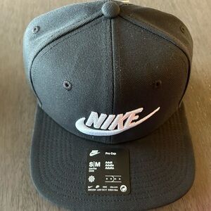 NIKE DRI FIT PRO SNAPBACK - BRAND NEW -  SMALL/MEDIUM
